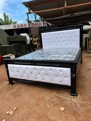 Photo - 5x6 Leather Bed in Black and White