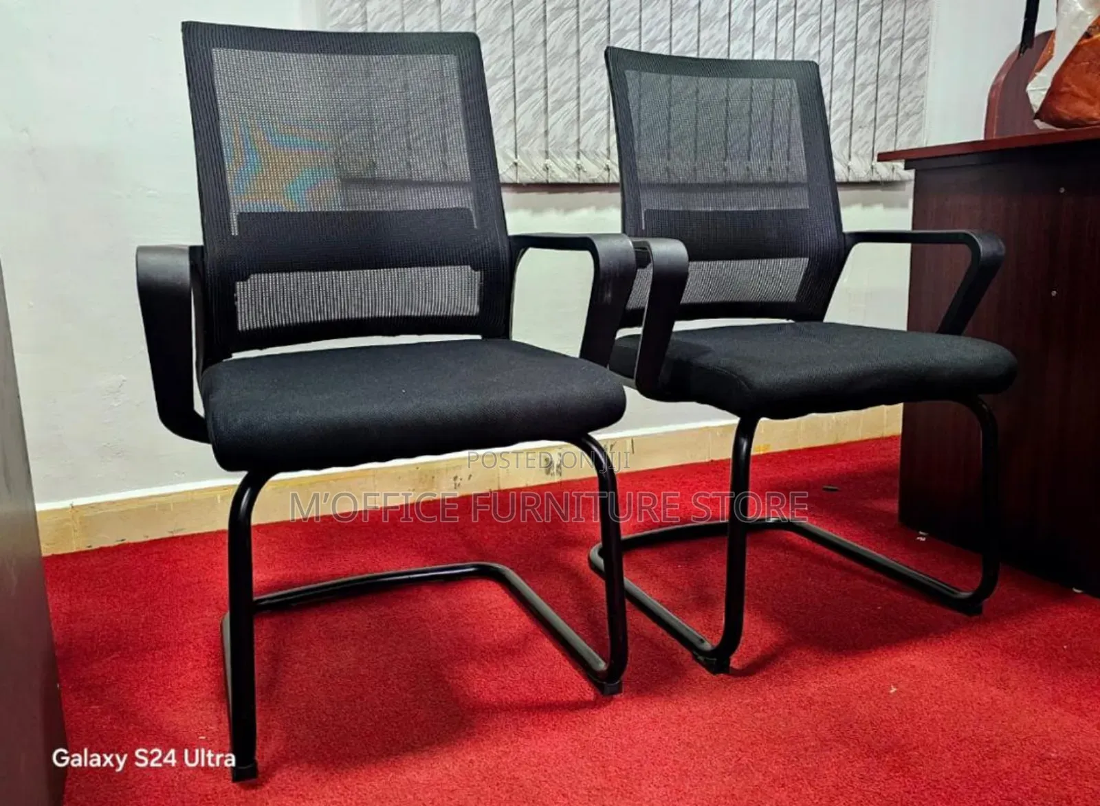 Brand-New Elegant Chair