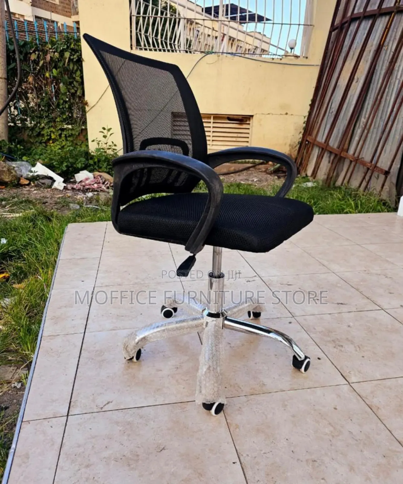 Sleek Brand New Adjustable Chair