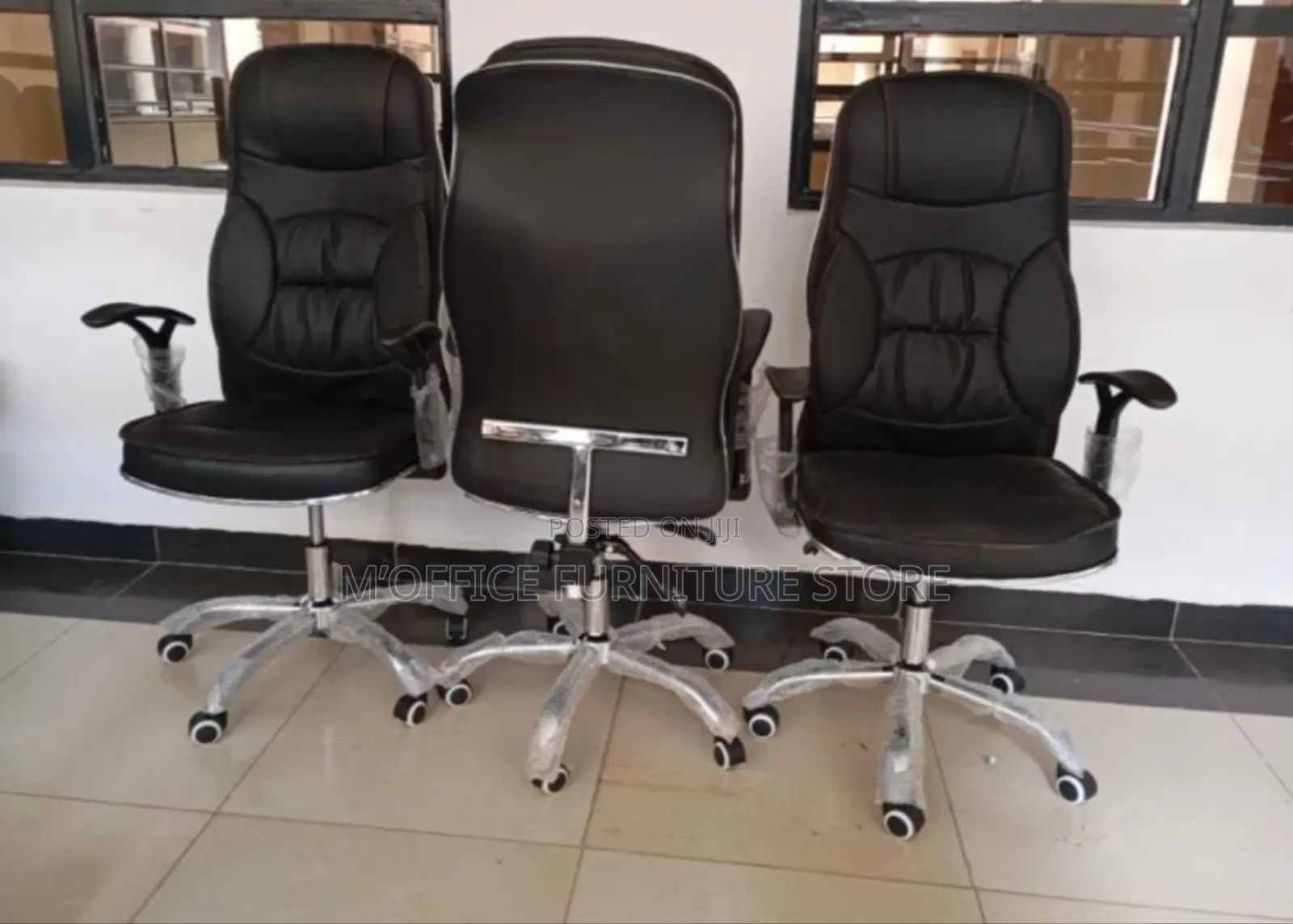 Luxurious Brand New Leather Recliner