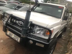Photo - Toyota Land Cruiser Prado 2006 White