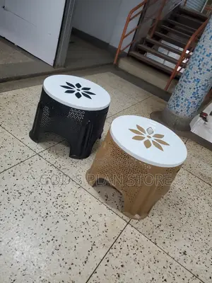 Brown Plastic Table Round