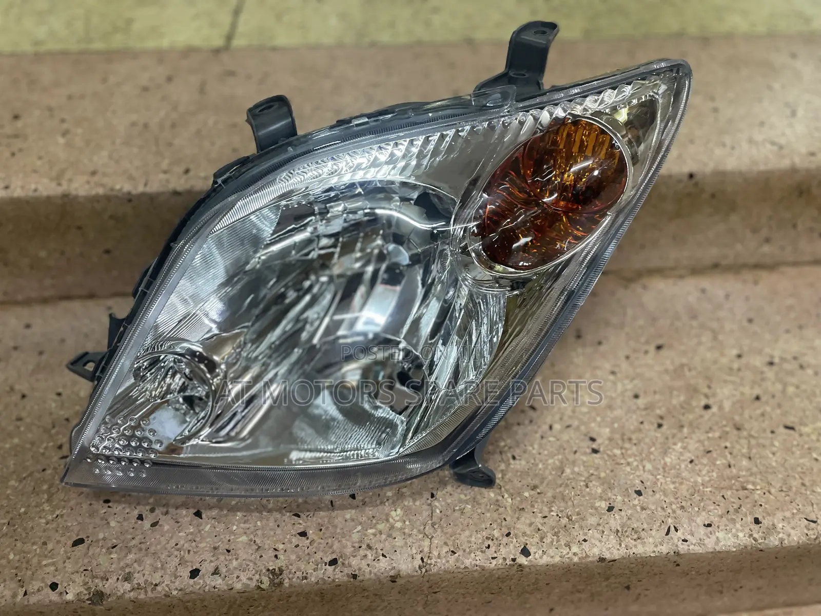 Toyota Ist Head Lump 2005