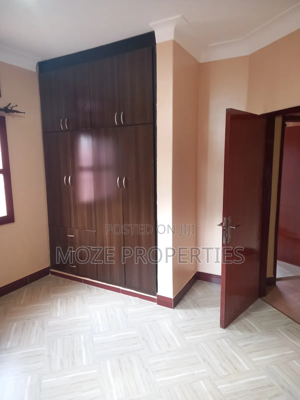 3bdrm Bungalow in Kyaliwajala, Central Division for rent