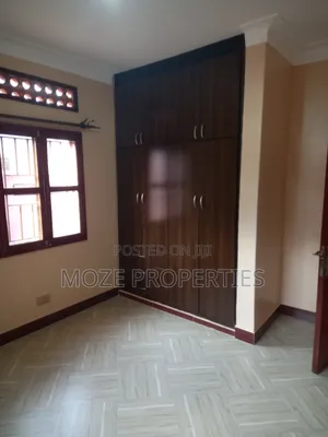 3bdrm Bungalow in Kyaliwajala, Central Division for rent
