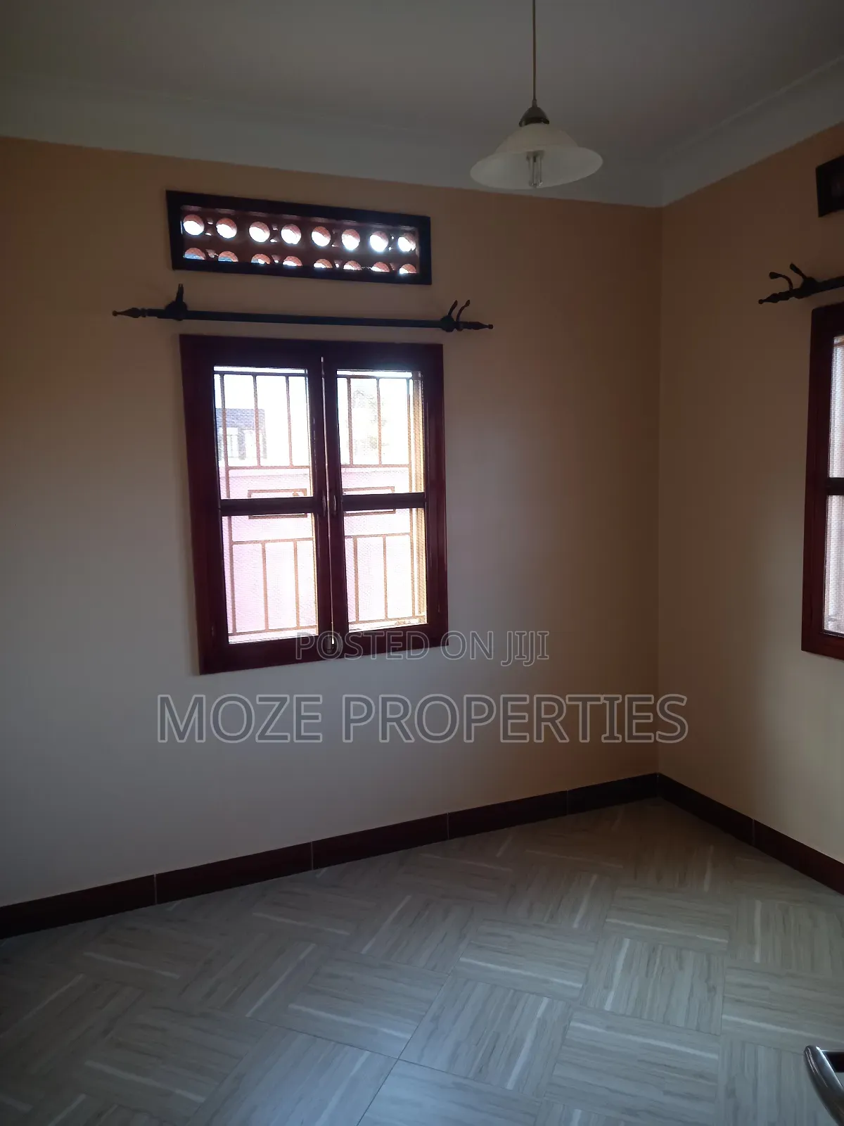 3bdrm Bungalow in Kyaliwajala, Central Division for rent