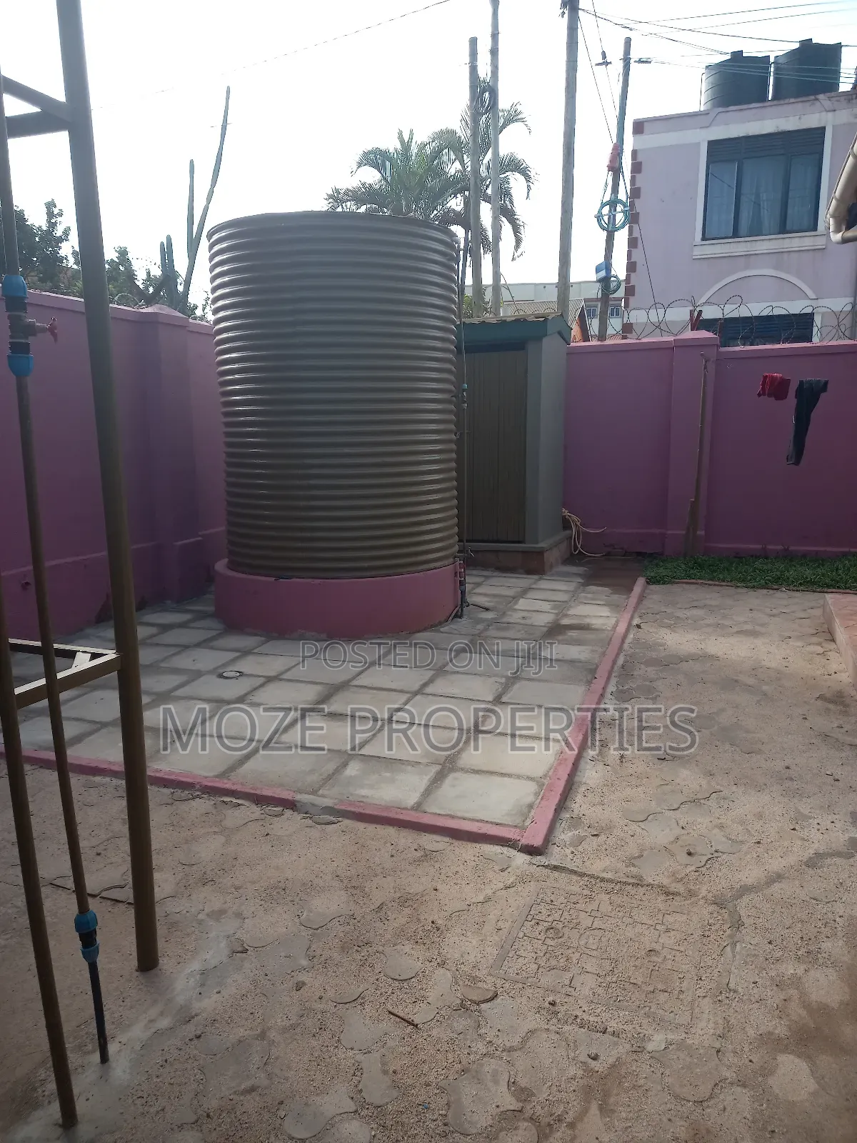 3bdrm Bungalow in Kyaliwajala, Central Division for rent