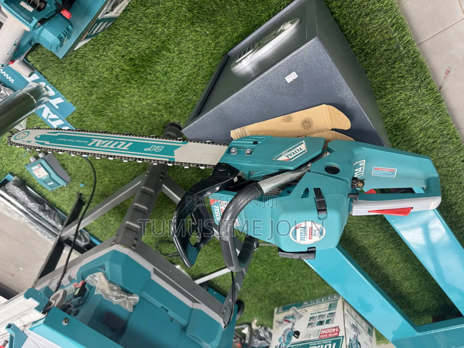 Chain Saw Machine