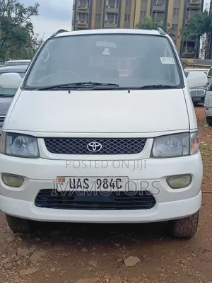 Photo - Toyota Regius 1998 Grey