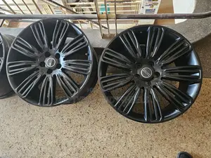 Size 21 Range Rover in Black Color Vry Nice N Original.