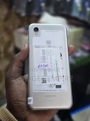 Photo - New Sharp Aquos Sense 2 SHV43 32 GB Silver