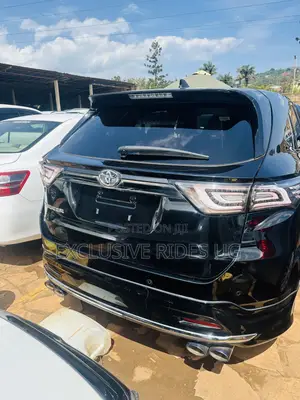 Toyota Harrier 2.0 2016 Black