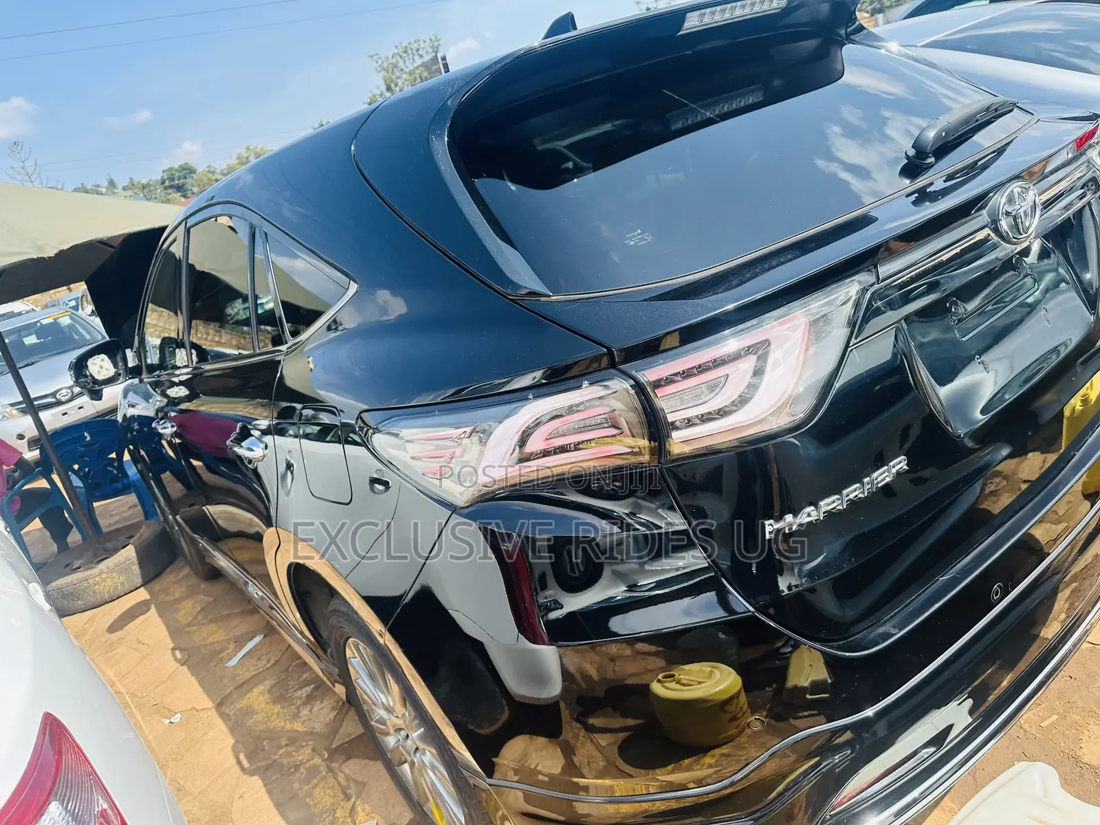 Toyota Harrier 2.0 2016 Black