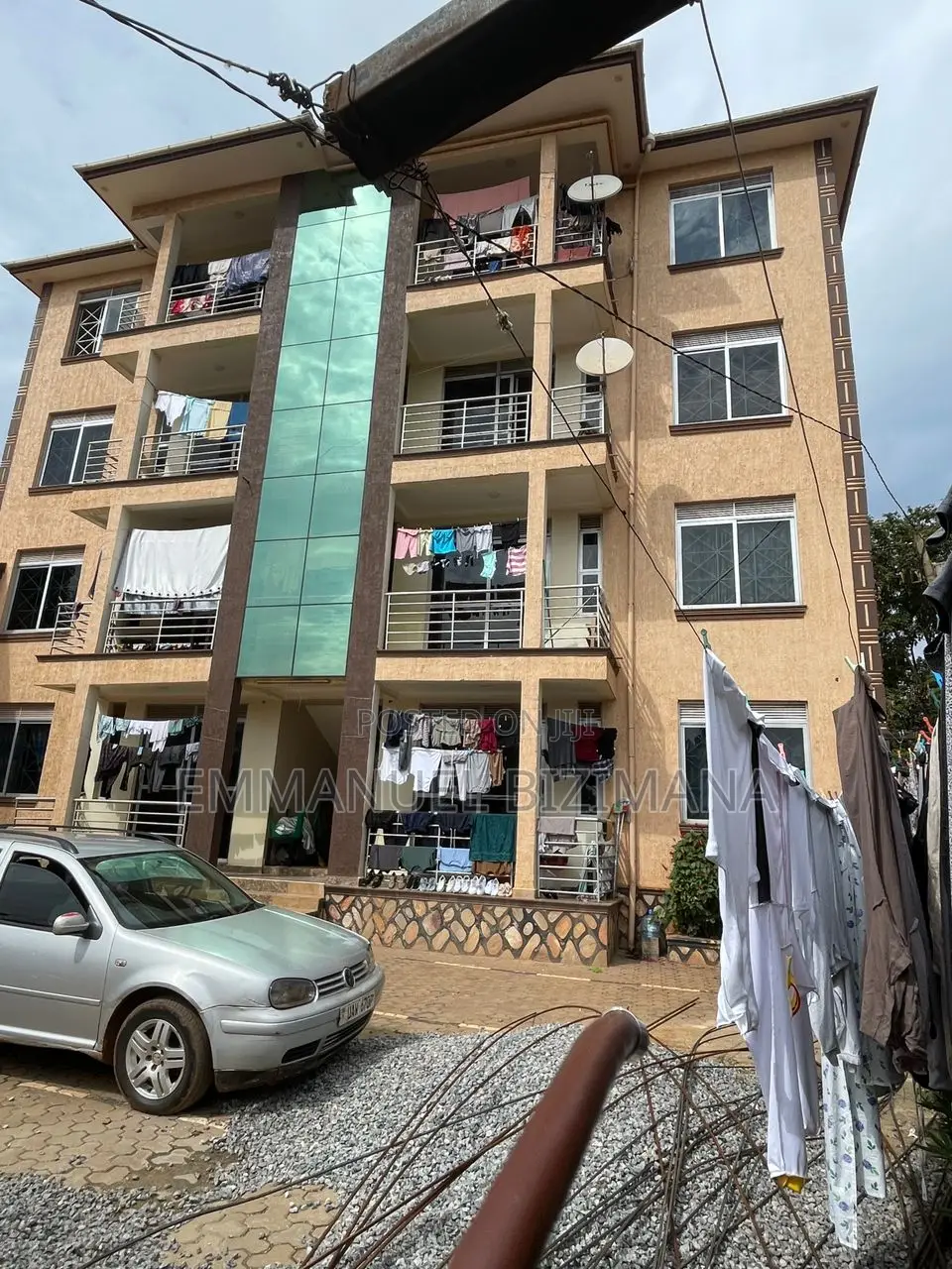 6bdrm Block of Flats in Kansanga Gaba Road, Central Division for sale