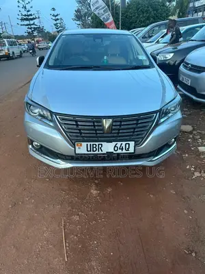Photo - Toyota Premio 1.8 AWD 2017 Silver