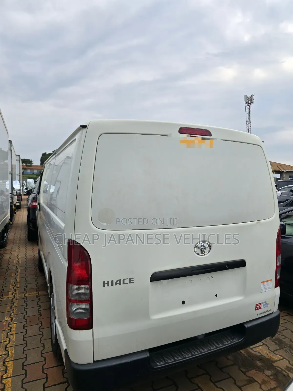 Toyota HiAce 2016 White