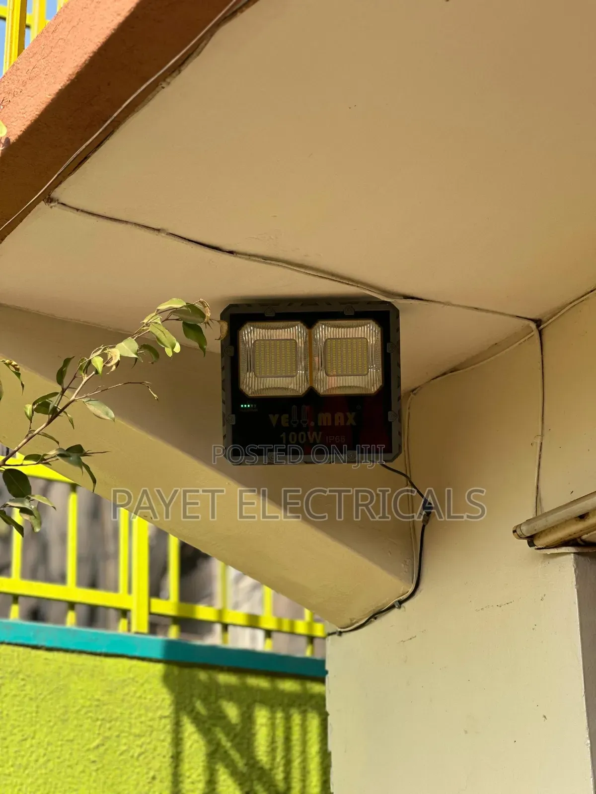 Solar Flood Light 100 Watts