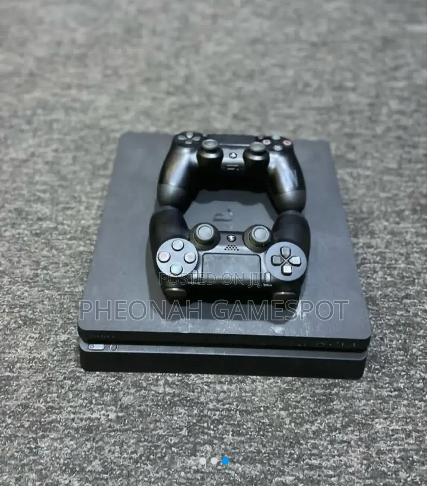 Chipped Playstation 4 Slim Ps4 With Games and 2 Controllers