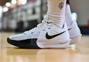 Original White/Black Nike Zoom G-t Cut 3 Basketball Sneakers