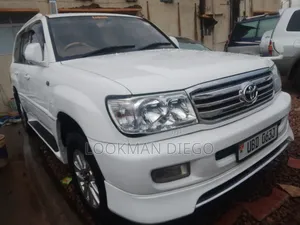 Toyota Land Cruiser 2004 White