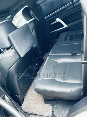Toyota Land Cruiser 2019 White