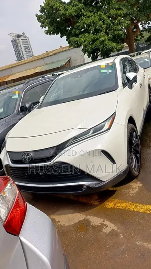 Photo - Toyota Harrier 2022 Off white