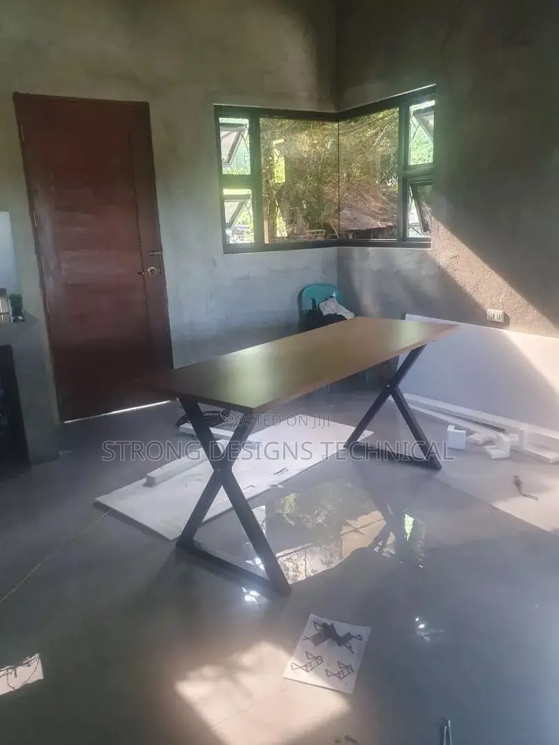 140cm Table. Can Be Used as Dining/ Reading / Office Desk.