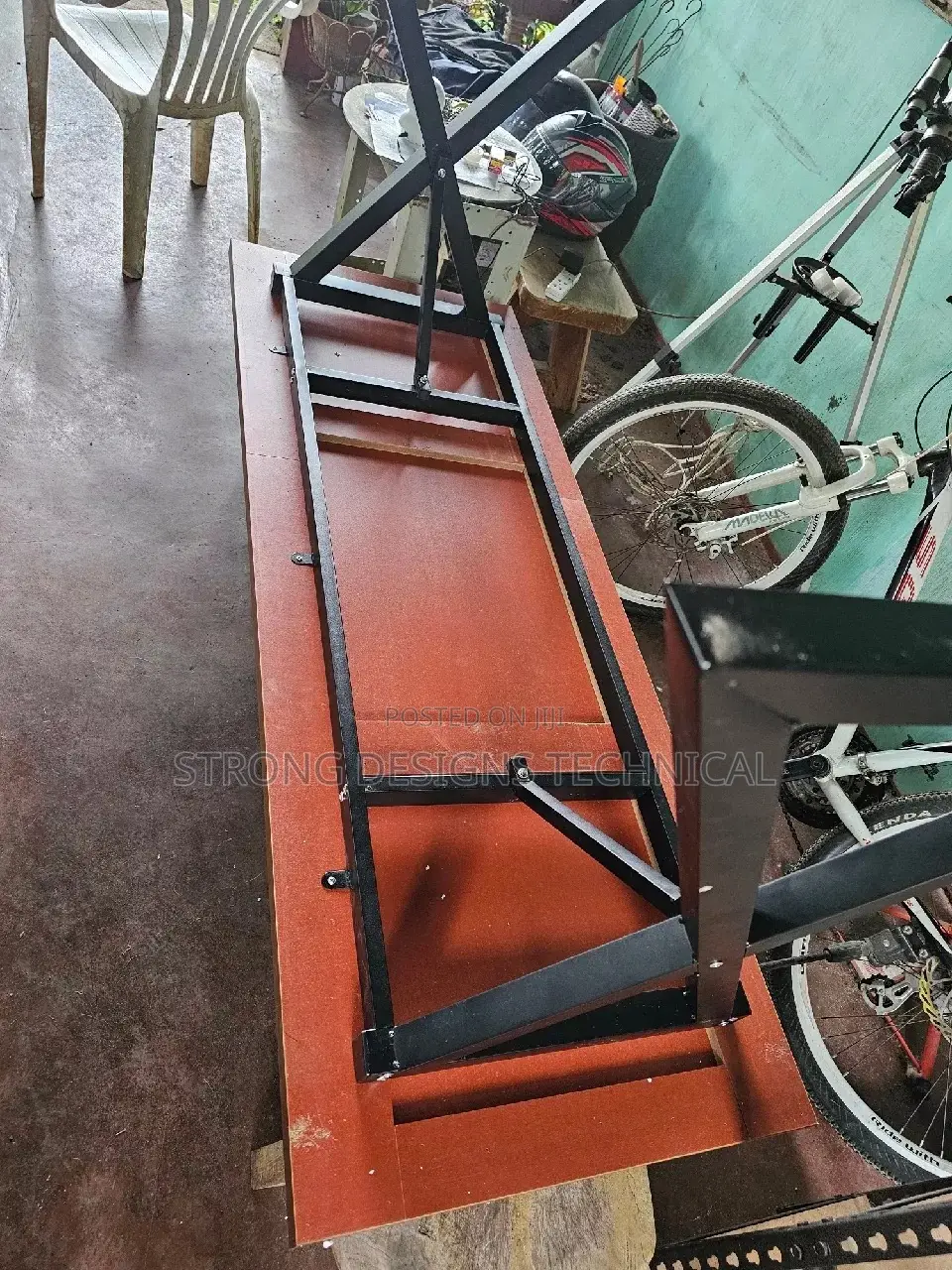 140cm Table. Can Be Used as Dining/ Reading / Office Desk.