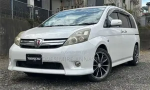 Photo - Toyota ISIS 2.0 G 2WD 2010 White