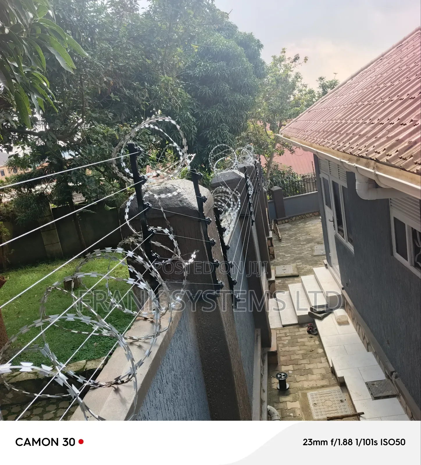 Electric Fence L-Shaped With Barbed Wire