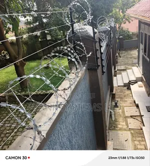 Electric Fence L-Shaped With Barbed Wire