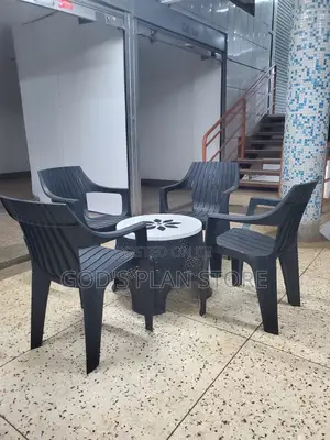 Simple Bar Center Table and Chairs