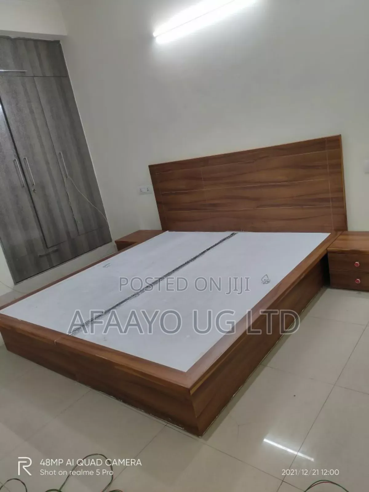 Wooden Flat Bed