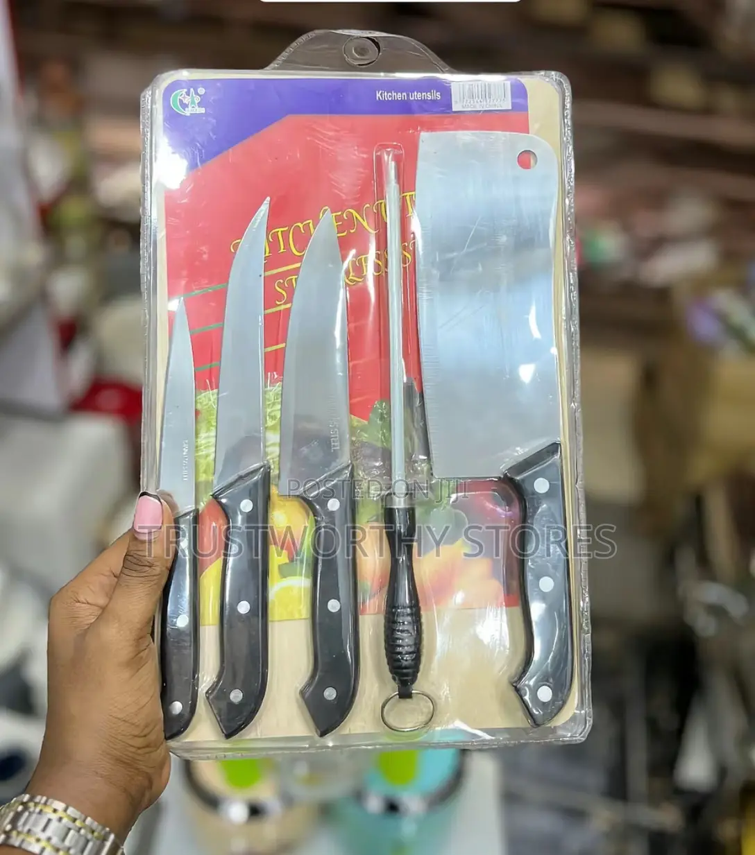 Wooden Chopping Board With Knives