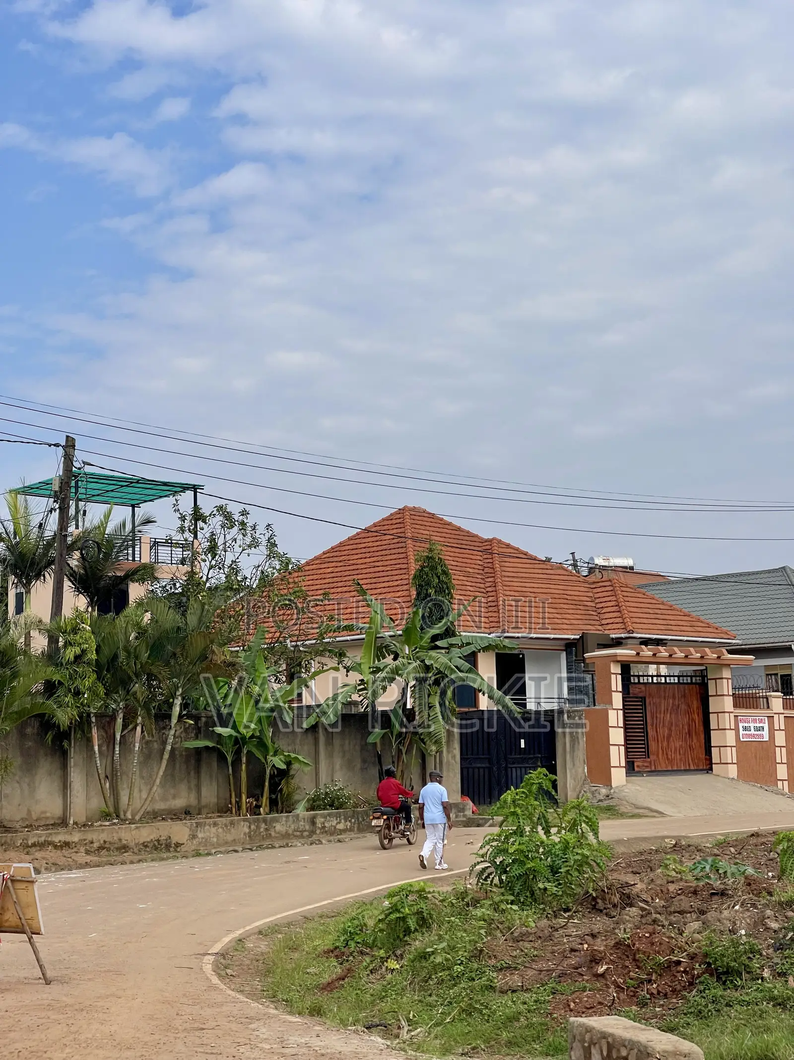 5bdrm Bungalow in Kira for sale