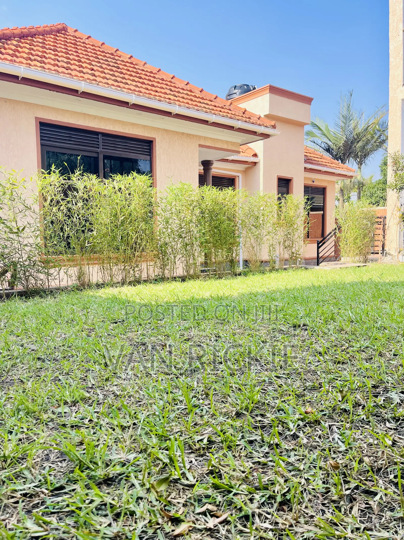 5bdrm Bungalow in Kira for sale