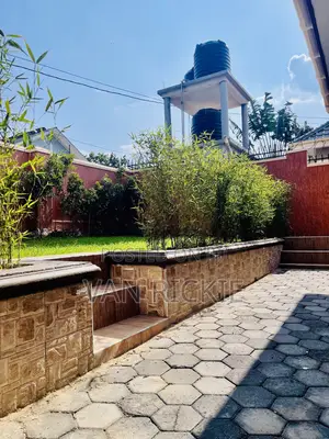 5bdrm Bungalow in Kira for sale