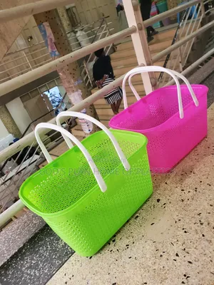 Photo - Shopping Plastic Baskets