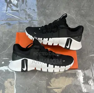 Classic Nike Free Metcon 5 Sneakers in Stock