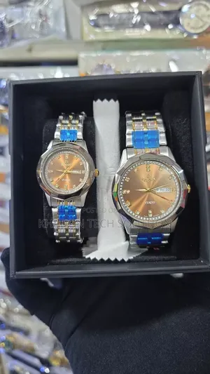 Elegant Sveston Couple Watches