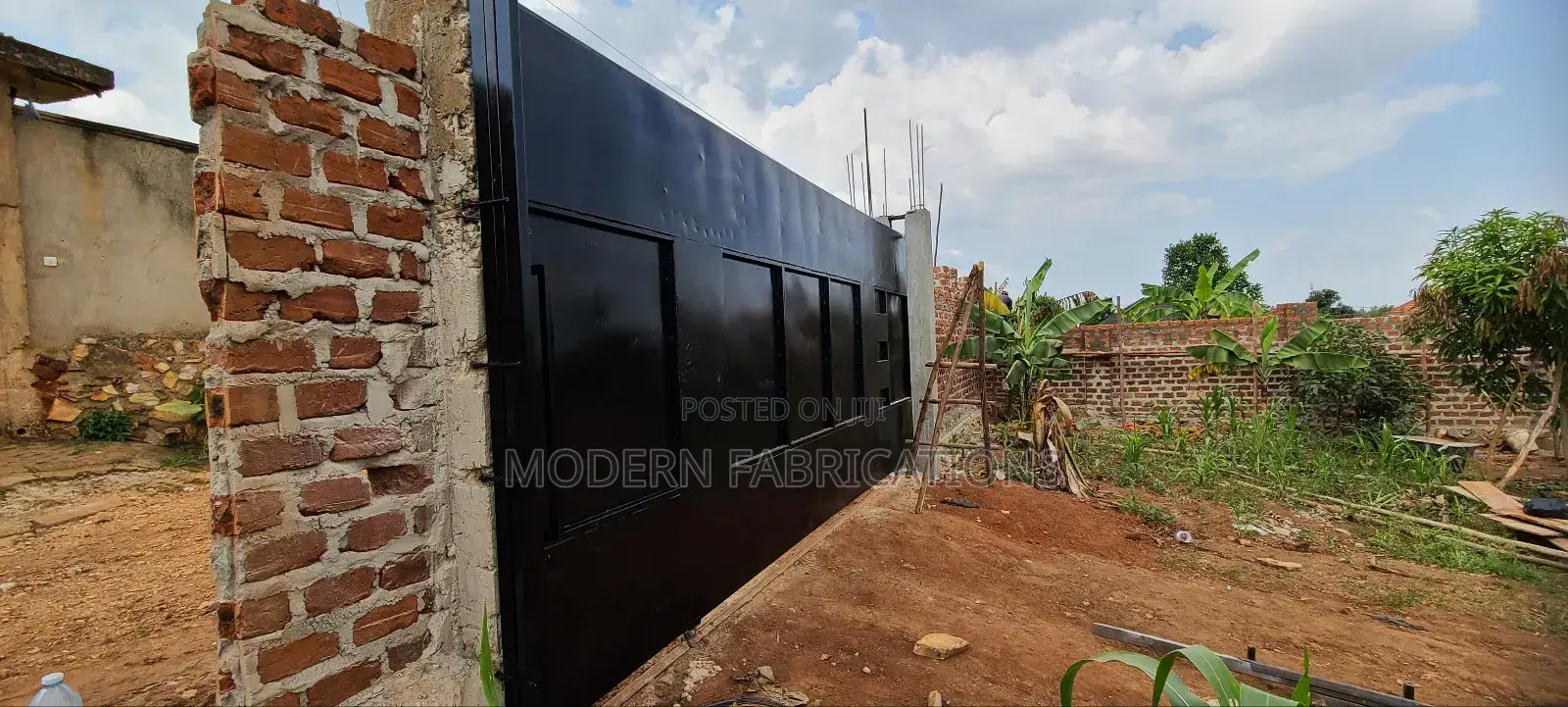 Metallic Sliding Gate