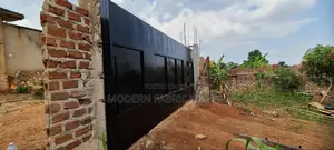 Metallic Sliding Gate