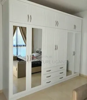 Photo - Closet/Customized Wardrobe With Mirrors