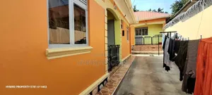 4bdrm Apartment in Wakiso Town Along for sale