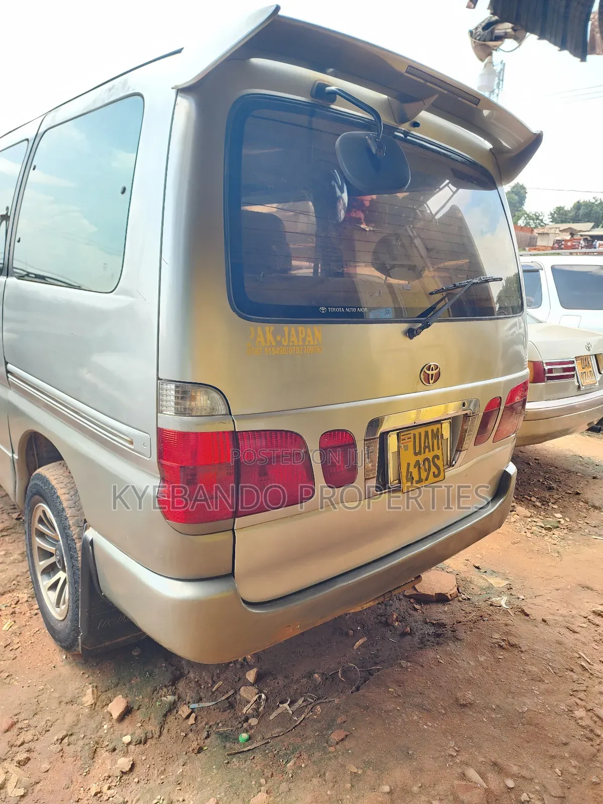 Toyota Grand HiAce 2002 Silver