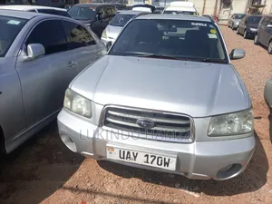 Photo - Subaru Forester 2004 Silver