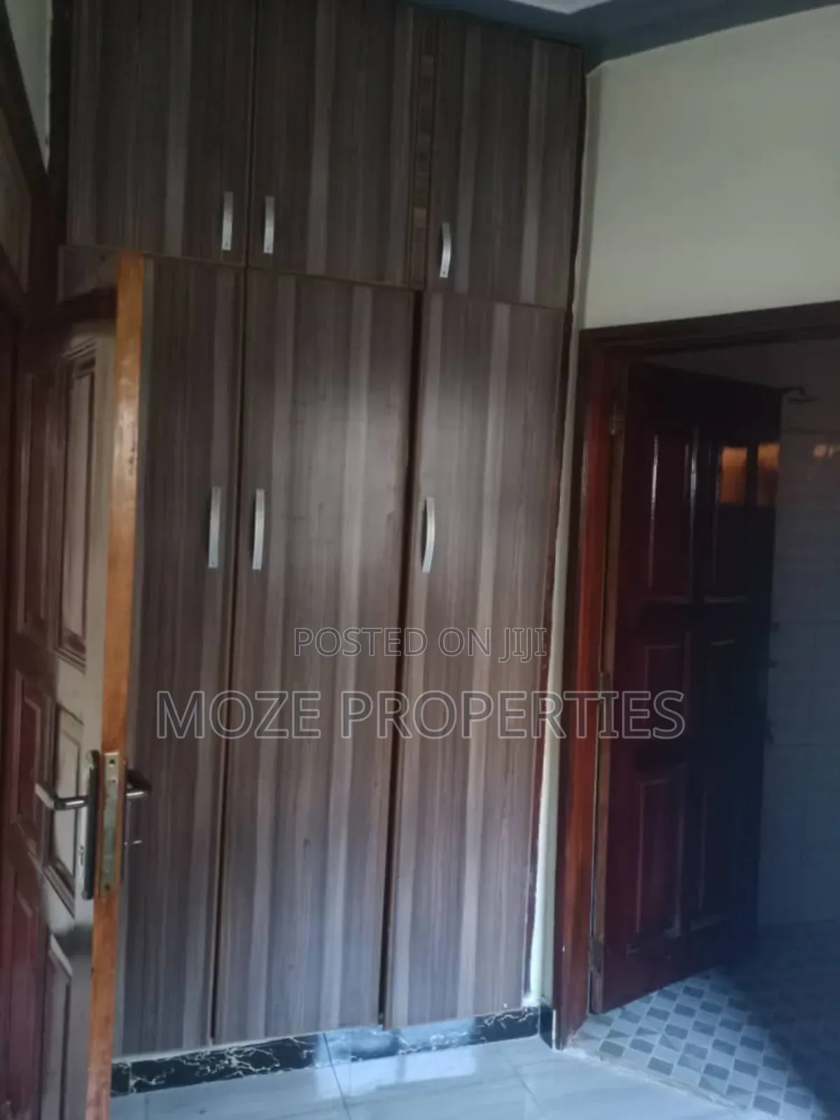 1bdrm Bungalow in Mutungo., Central Division for rent