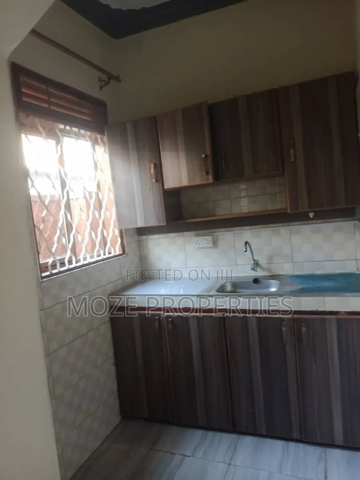 1bdrm Bungalow in Mutungo., Central Division for rent