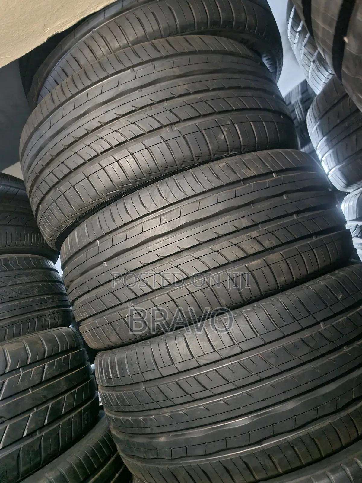 275/40r20 Good Condition for Benz.