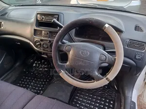 Toyota Raum 2000 White